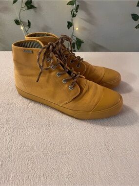 Women's High-Top Canvas Sneakers in Mustard Yellow